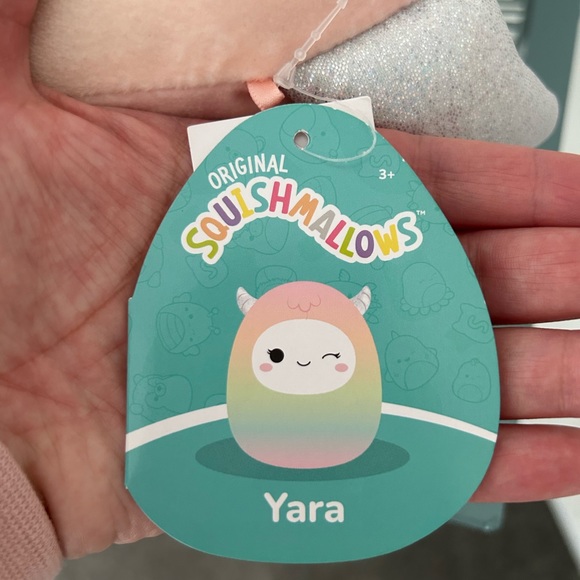 Yara 12” Yeti Squishmallow BNWT - Picture 2 of 2